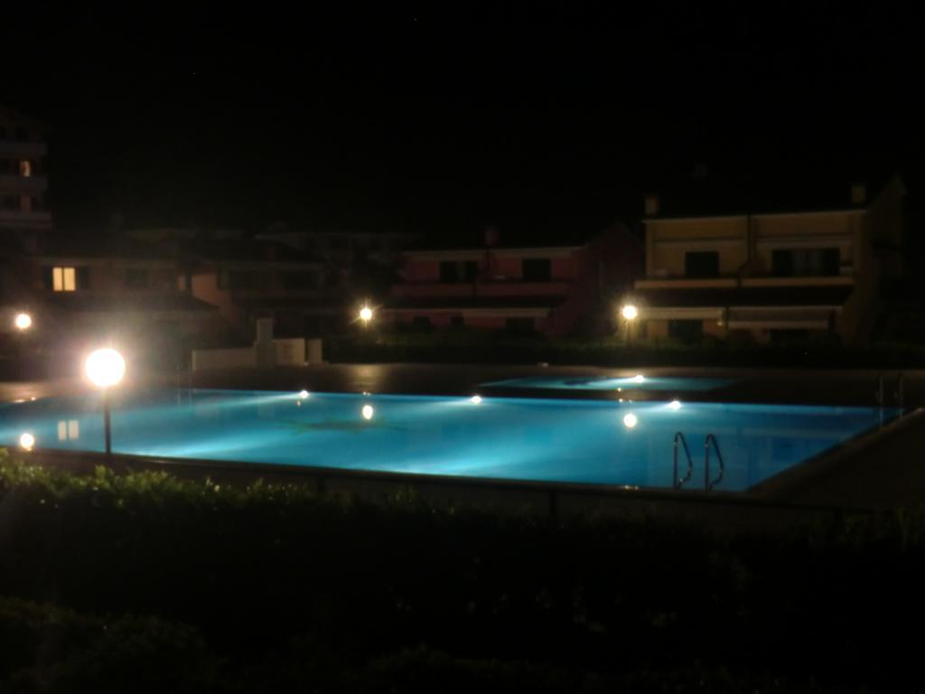 Villaggio Dei Fiori Con Piscina