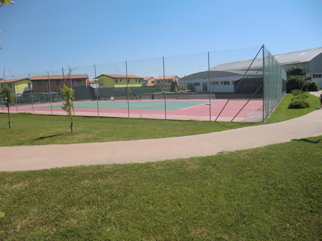 Villaggio Dei Fiori Con Piscina
