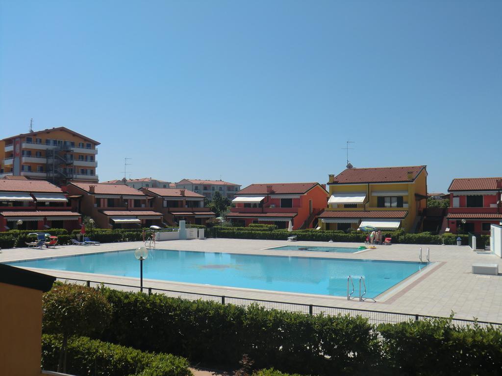 Villaggio Dei Fiori Con Piscina