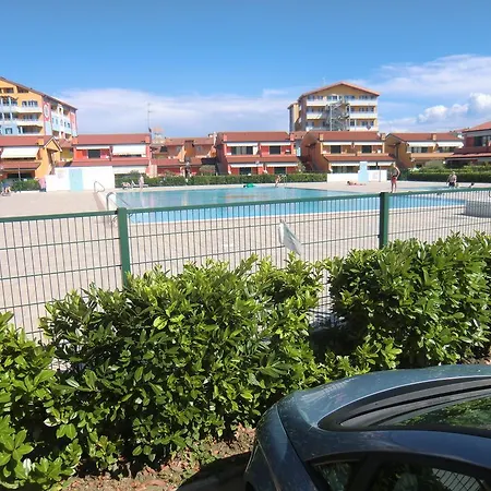 Residence Villaggio Dei Fiori Con Piscina Caorle Room photo